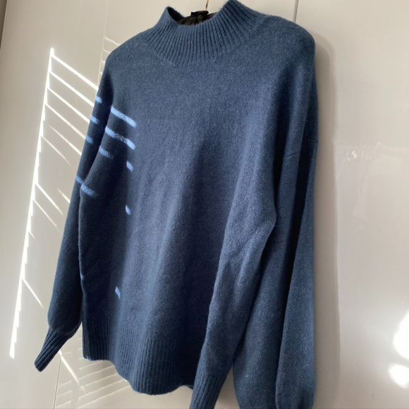 ✨New Vince Camuto Mutton Sleeve Mockneck Sweater LP - Picture 5 of 9